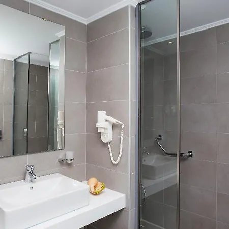 Portes - Adults Only