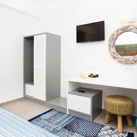 Portes - Adults Only 林都斯