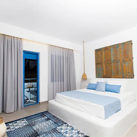 Portes - Adults Only