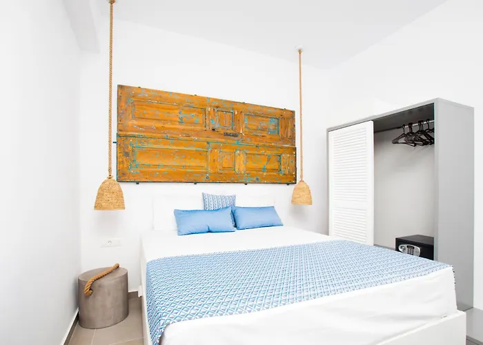 Portes - Adults Only